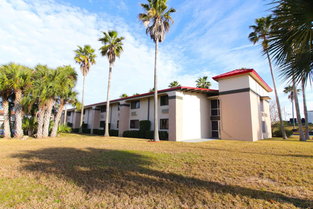 Ramada by Wyndham Davenport Orlando South