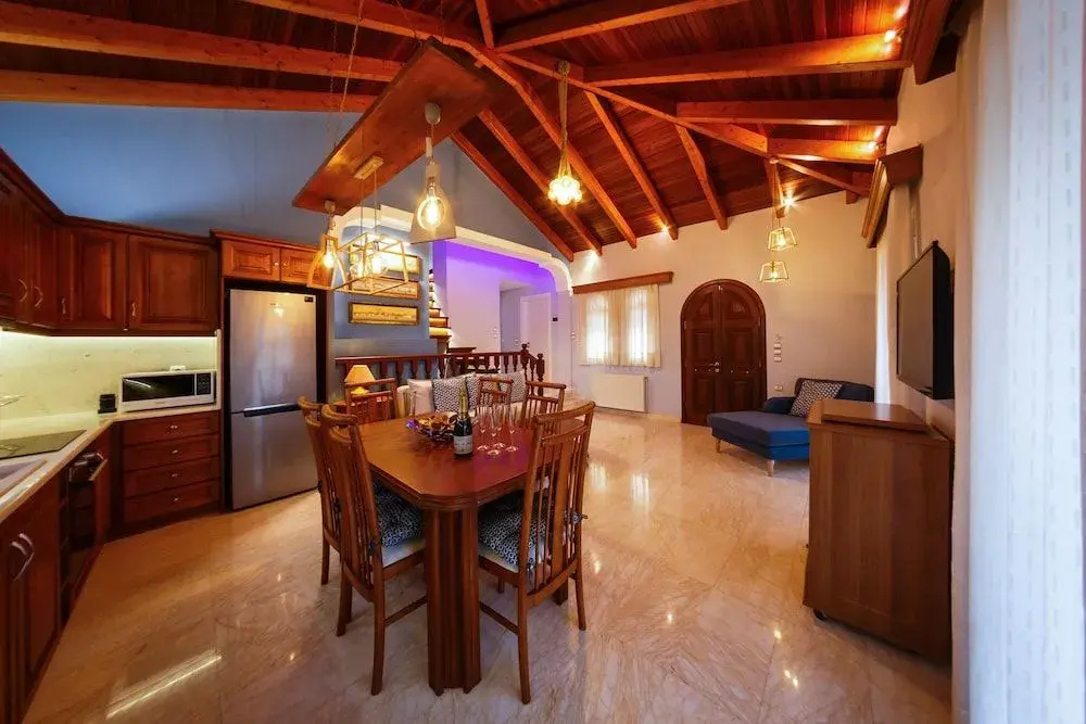 Villa Castelletto heated pool jacuzzi