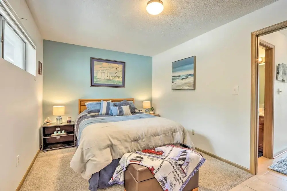 Pool + Boat Slip Available: Osage Beach Condo!