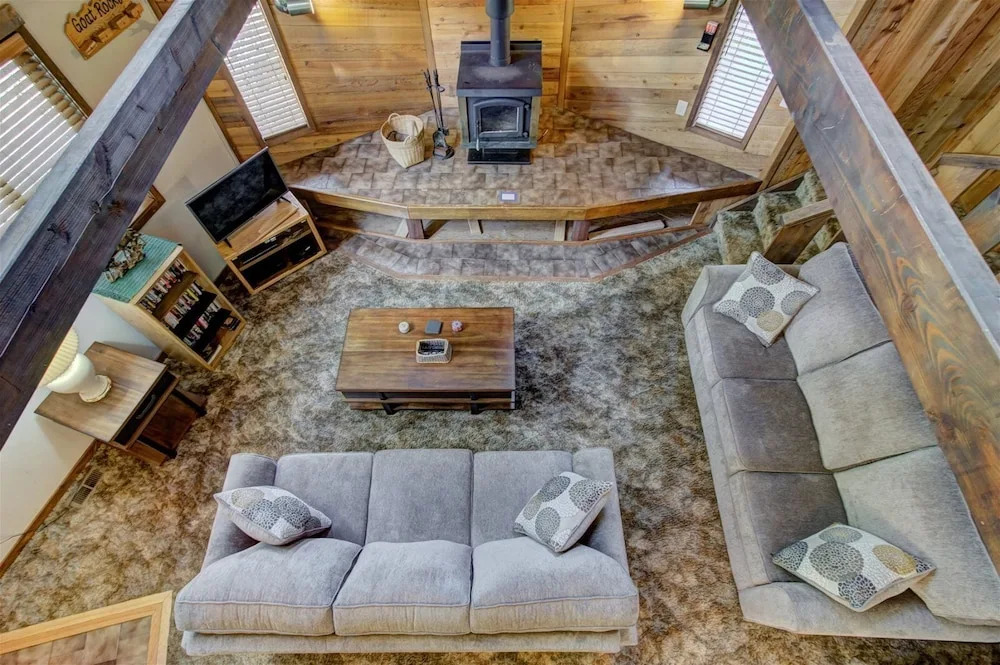 Lake Creek Cabin
