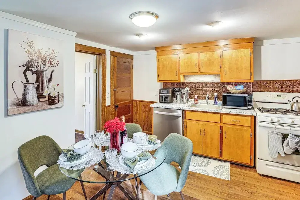 1 Mi to Main St: Riverside Torrington Apt w/ Yard