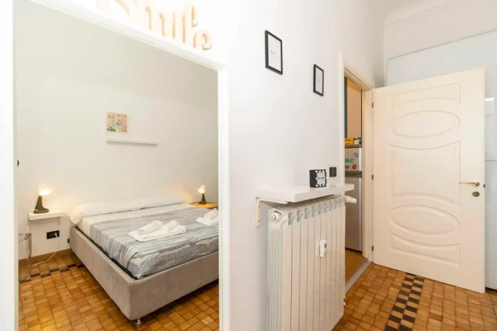 BOOK NOW! Apt x4 a few steps from Valentino's Park
