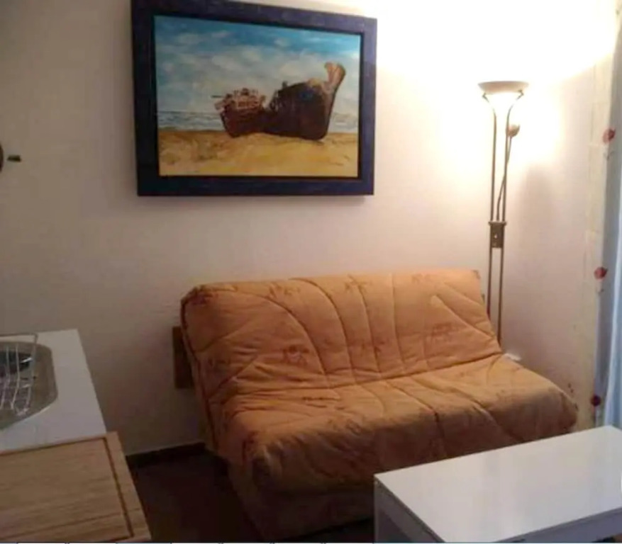 Studio In Six Fours Les Plages With Shared Pool And Enclosed Garden 100 M From The Beach