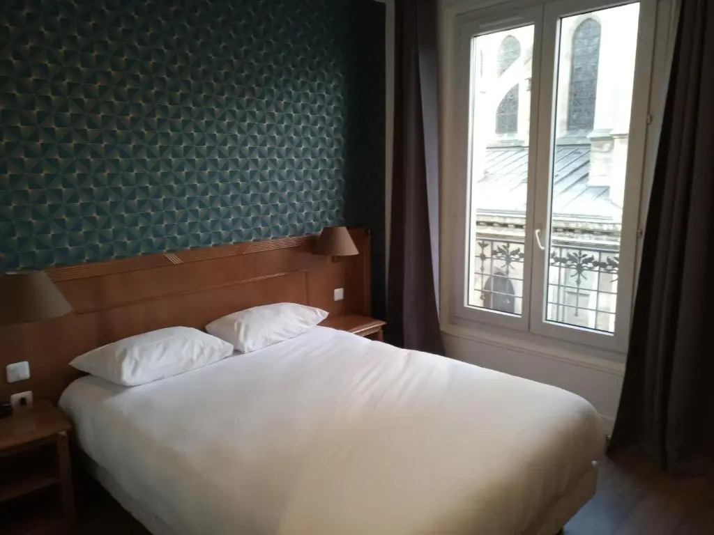Hôtel De La Perdrix Rouge