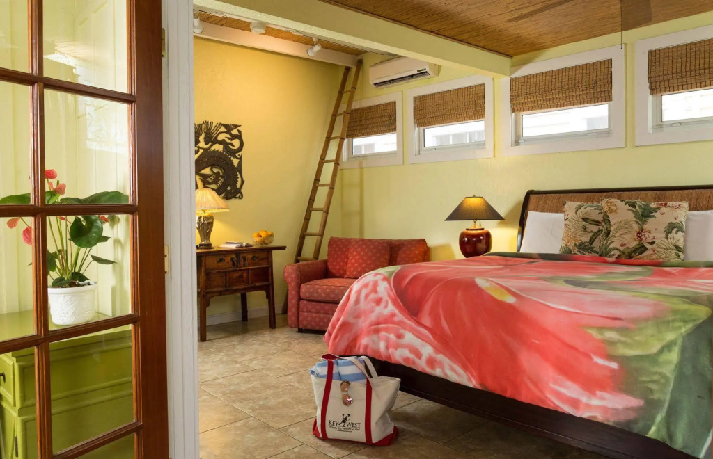 Tropical Inn