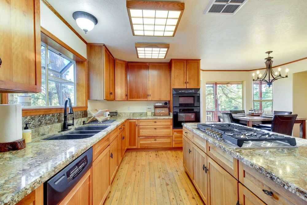 Dreamy Deck: Show Low Cabin on Over 2 Acres!