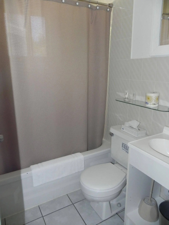 Naramata Courtyard Suites