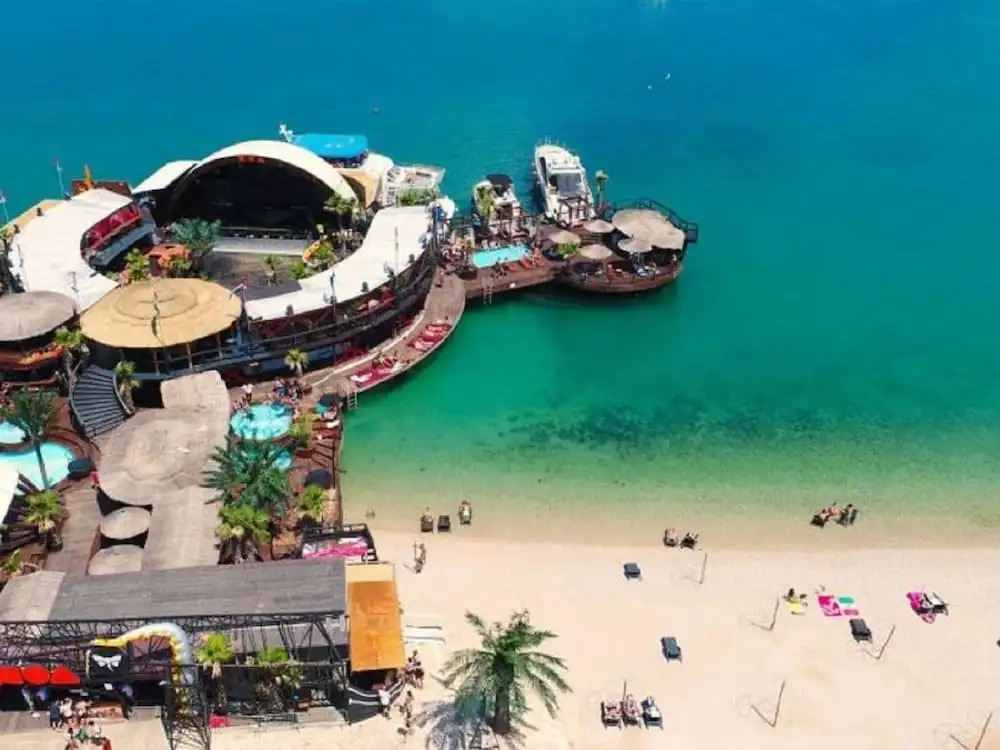 Island Escape With Pool