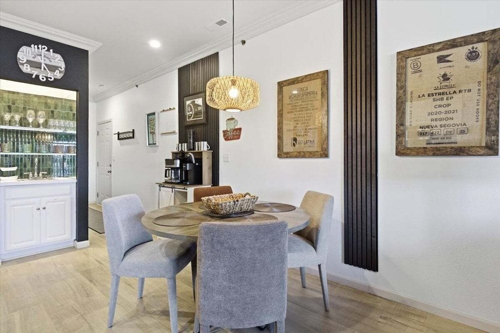 Modern Condo at 11mm in Sunrise w/ PWC & Boat Slip