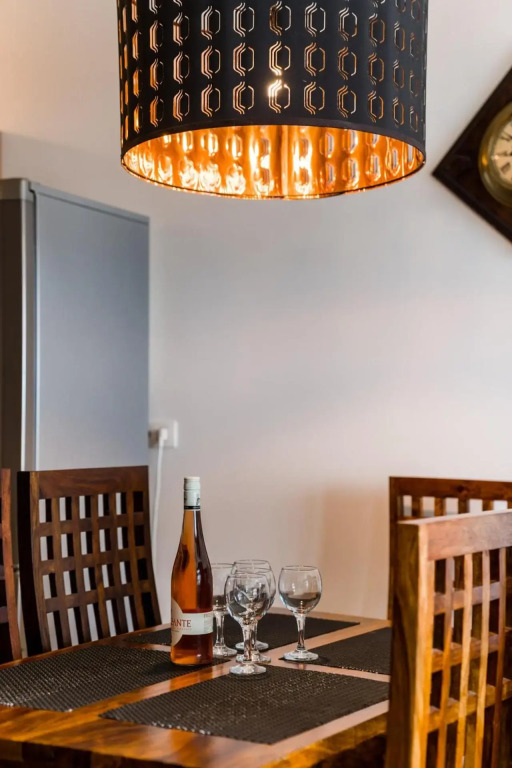 Comfy condo & FREE parking