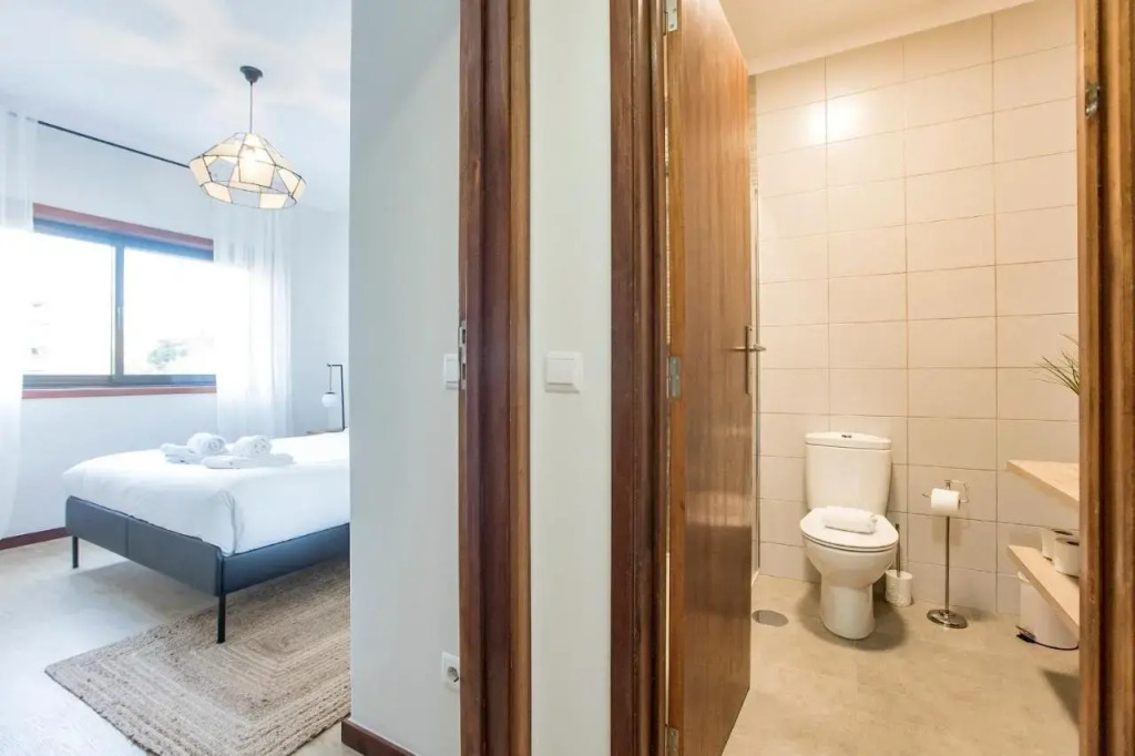 2BR Flat in Bonfim w/ AC & Balcony by LovelyStay