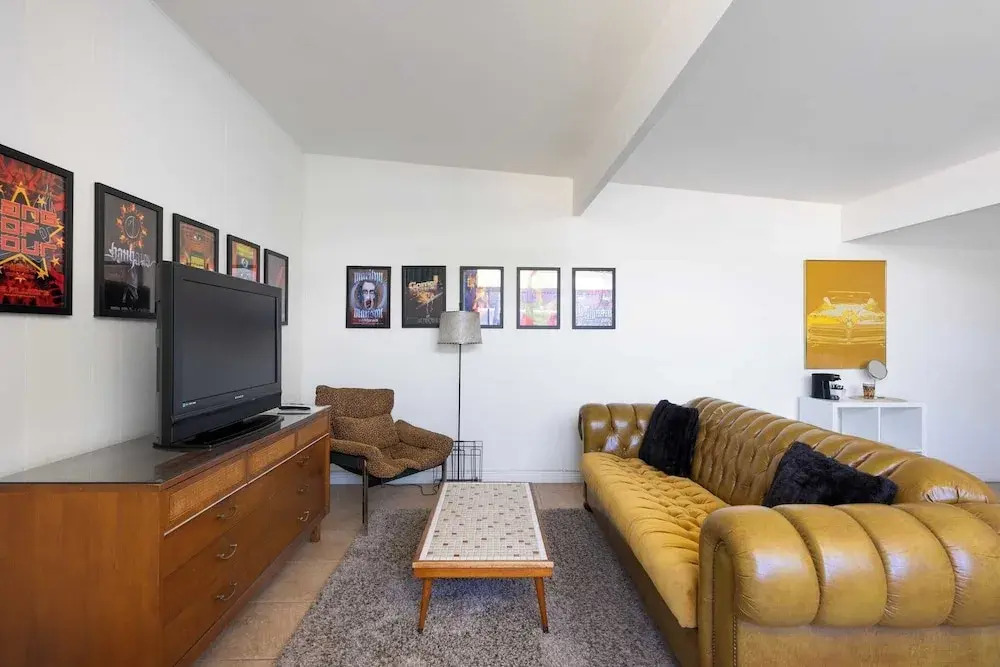 The Monkey Tree Hotel Buyout by Avantstay Entire Hotel Buyout! Funky Rooms w/ Modern Amenities!