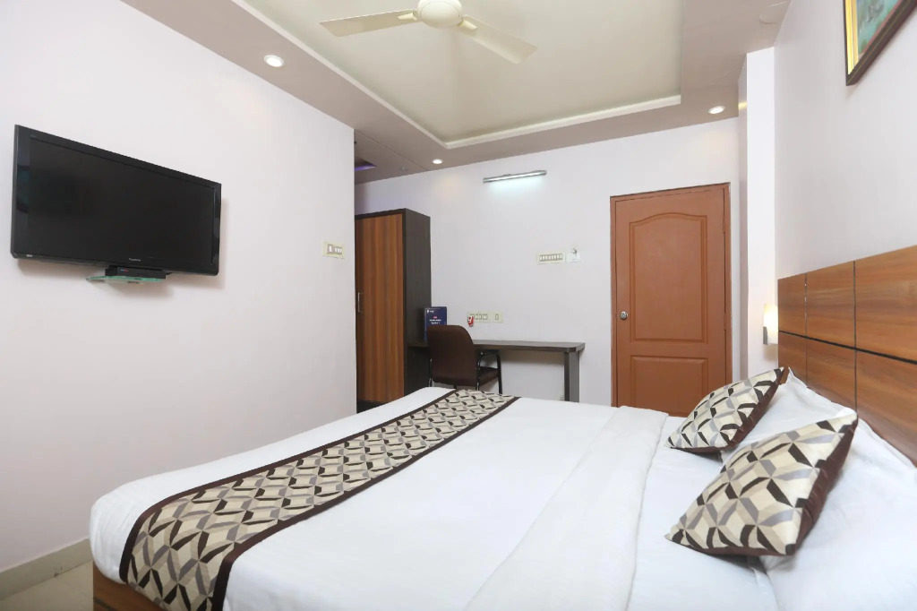 OYO 7810 Keshiv Galaxy Inn