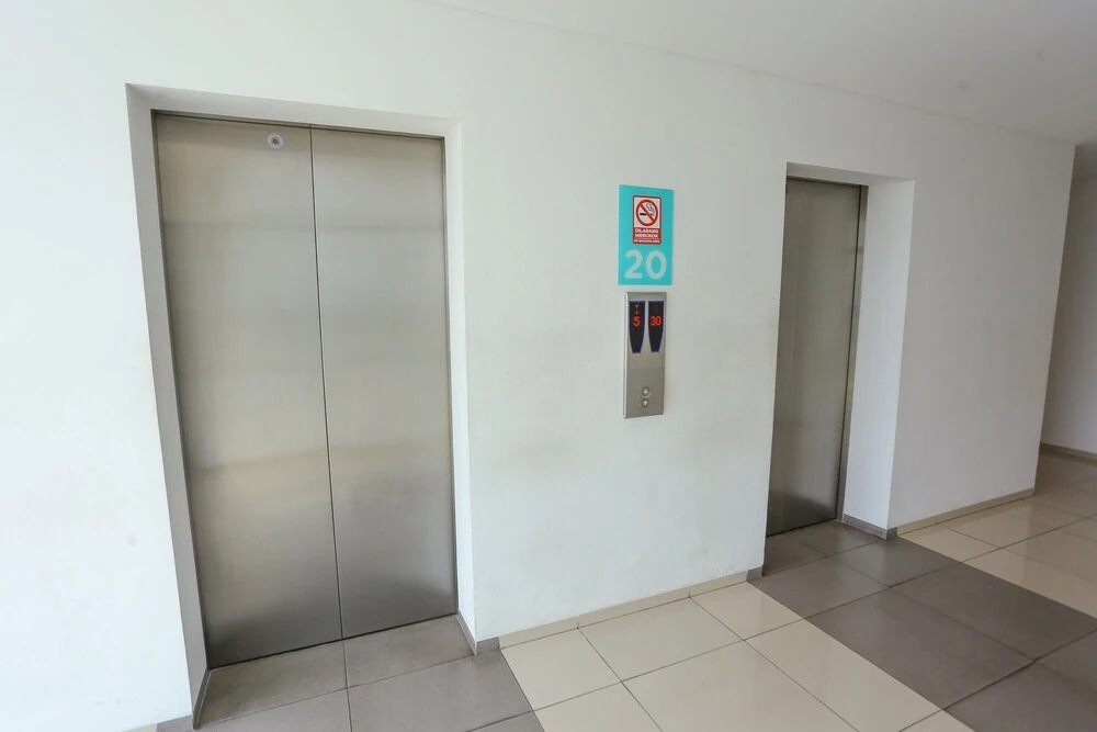 OYO 93432 Tree Room Hotel