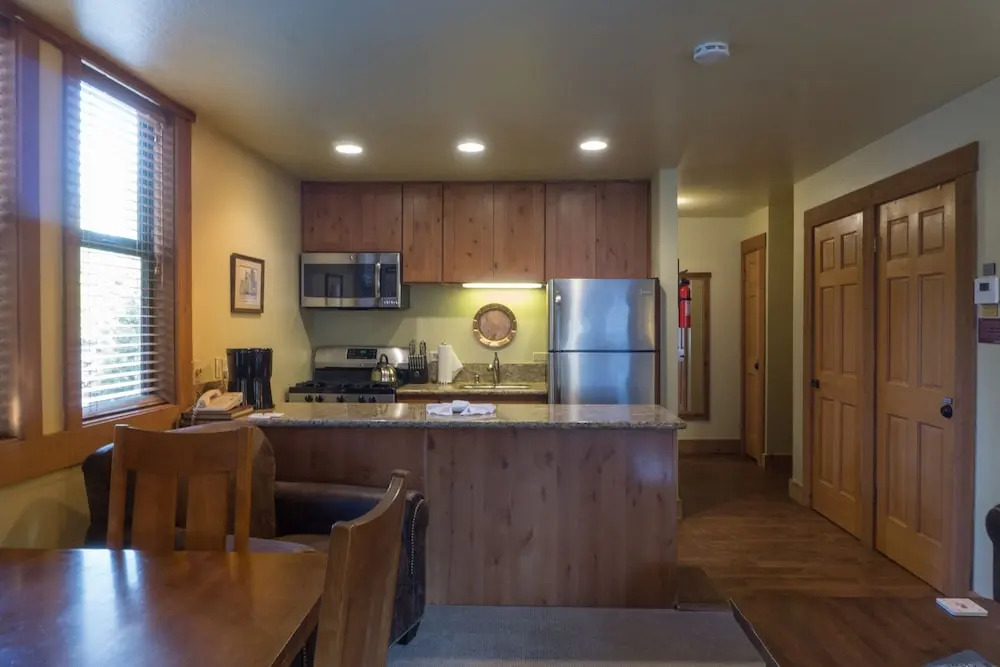3160 Aspen Grove