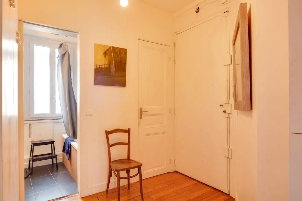 Typical Parisian Apartment Near "Le Palais des Glaces"