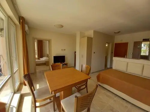 Perla South Beach Apartments