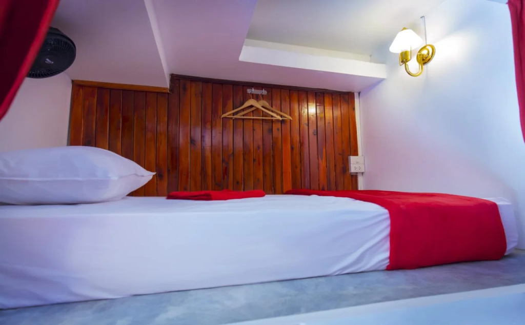 Haad Rin Beach Luxury Hostel