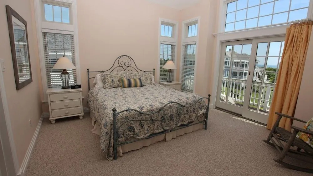 Trading Winds - 6 Br Home