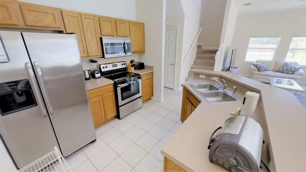 ACO FAMILY – 4 bd TOWNHOME WITH POOL (1717)