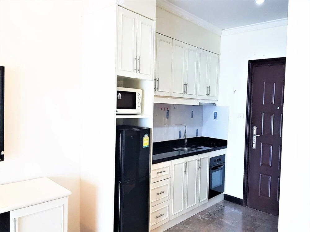 30th Floor Sea View Studio at View Talay 8