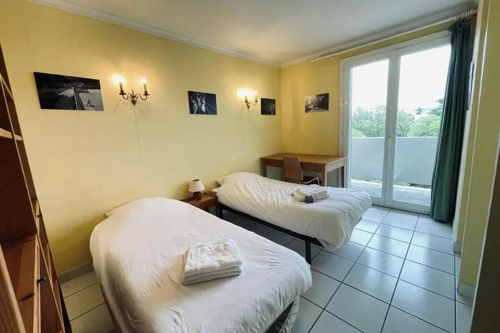 Sublime 80m With Balcony In Toulouse