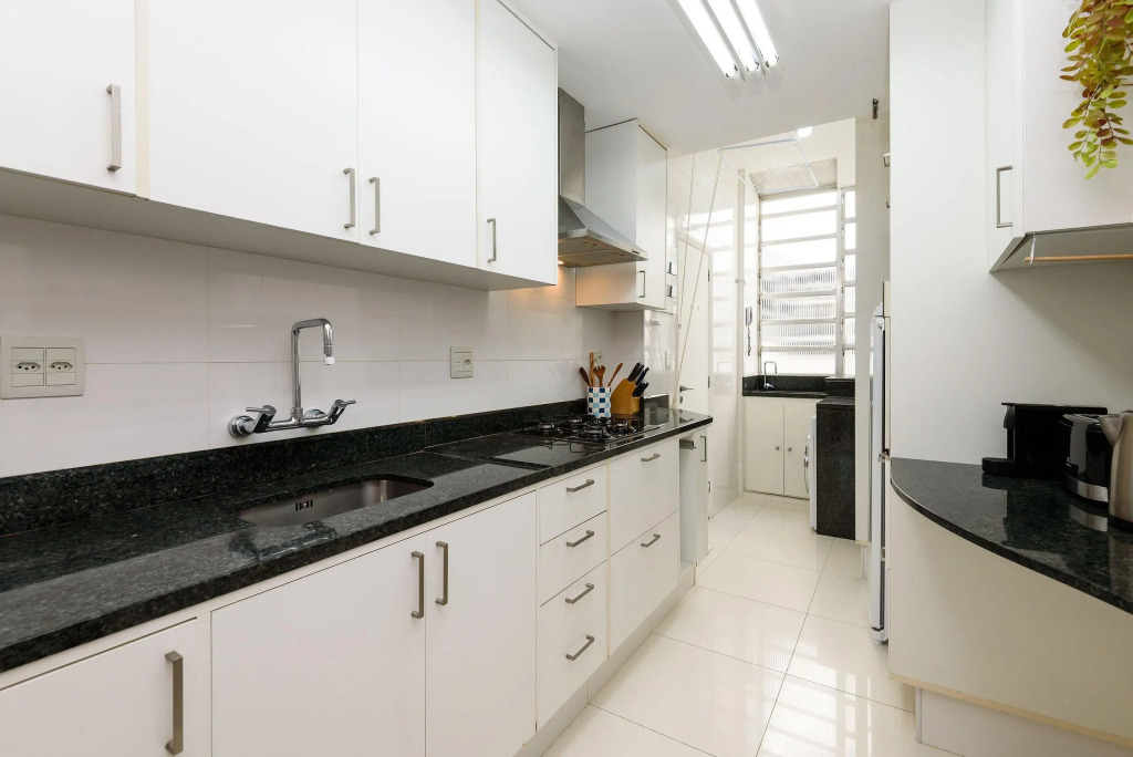 Amplo Apartamento Decorado Em Ipanema | Bt 185/401