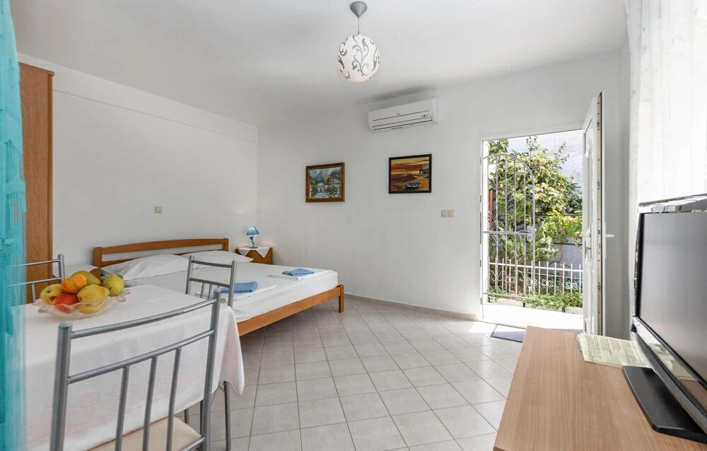 Amazing Apartment in Crikvenica With Wifi