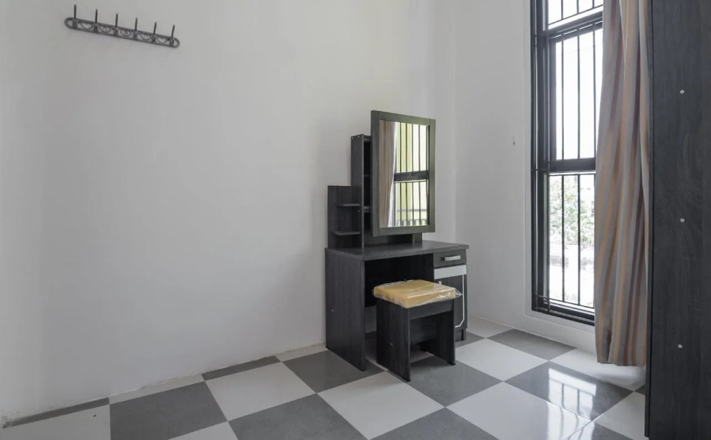 Cemara Guesthouse by RedDoorz