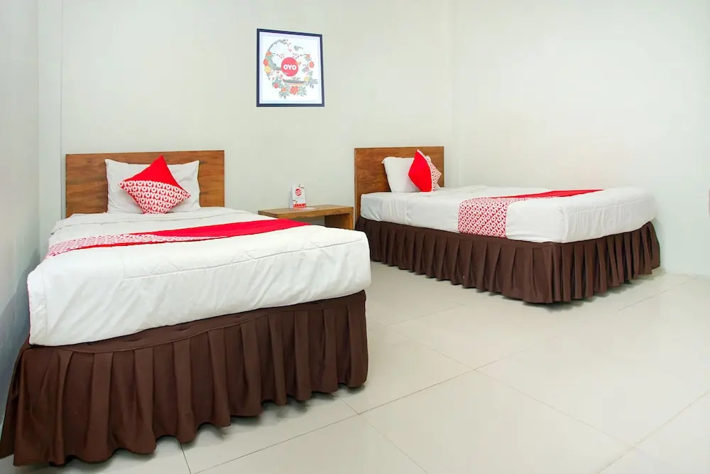 Obelix Hotel Syariah by OYO Rooms