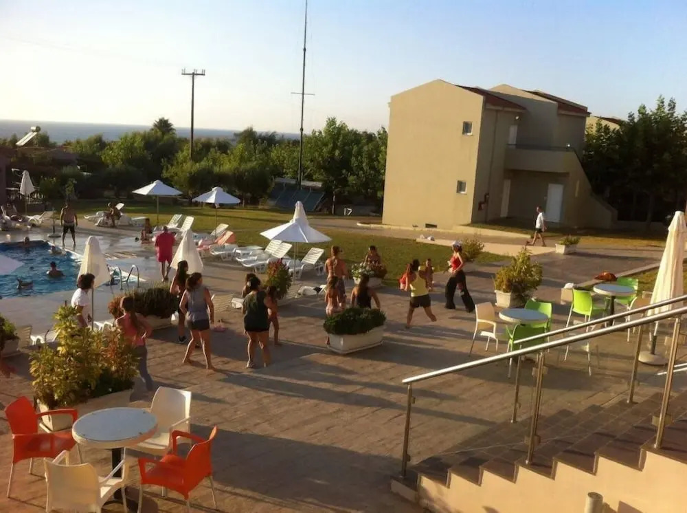 Fournia Village