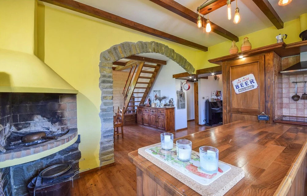 4 Bedroom Stunning Home In Tiglieto
