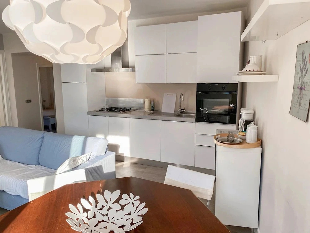 Angela Lake View Apartment