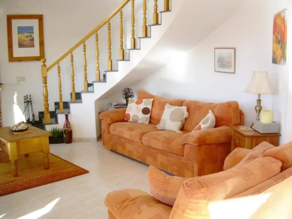 Villa Oasis 4bedroom villa with air-conditioning & large private swimming pool