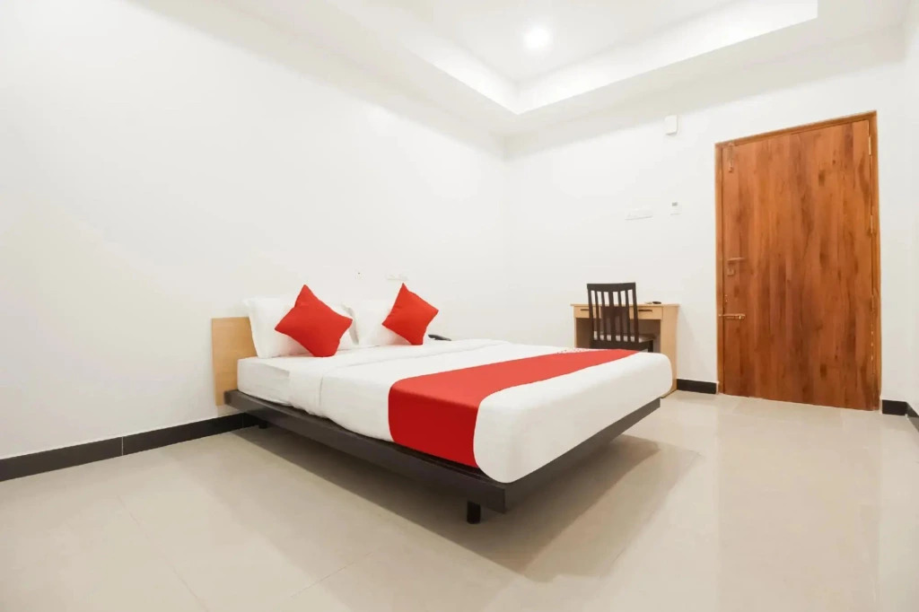 Super OYO Flagship 74485 Sakthi Grand