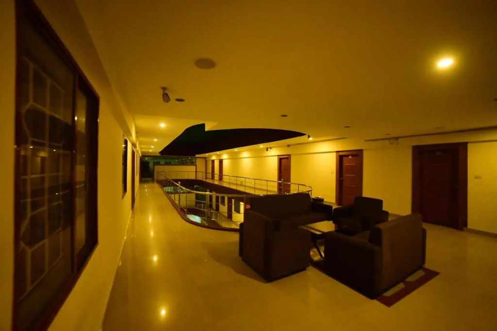 Castle International Premium Hotel