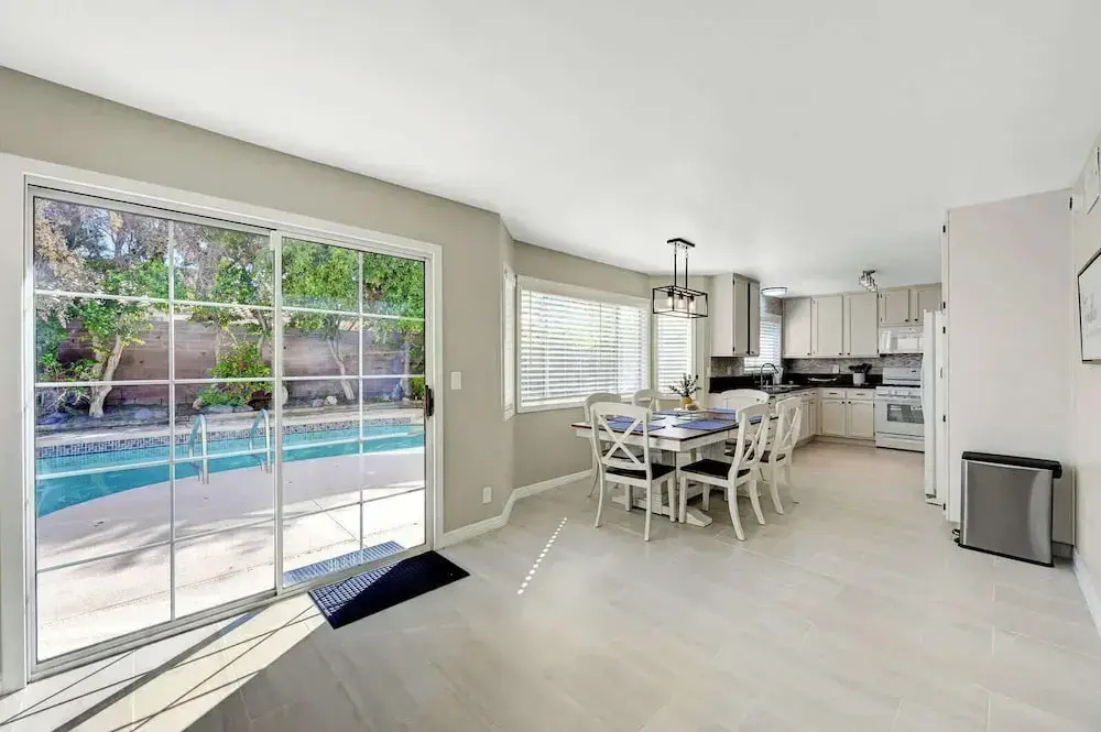 A- Zlv Home 2
