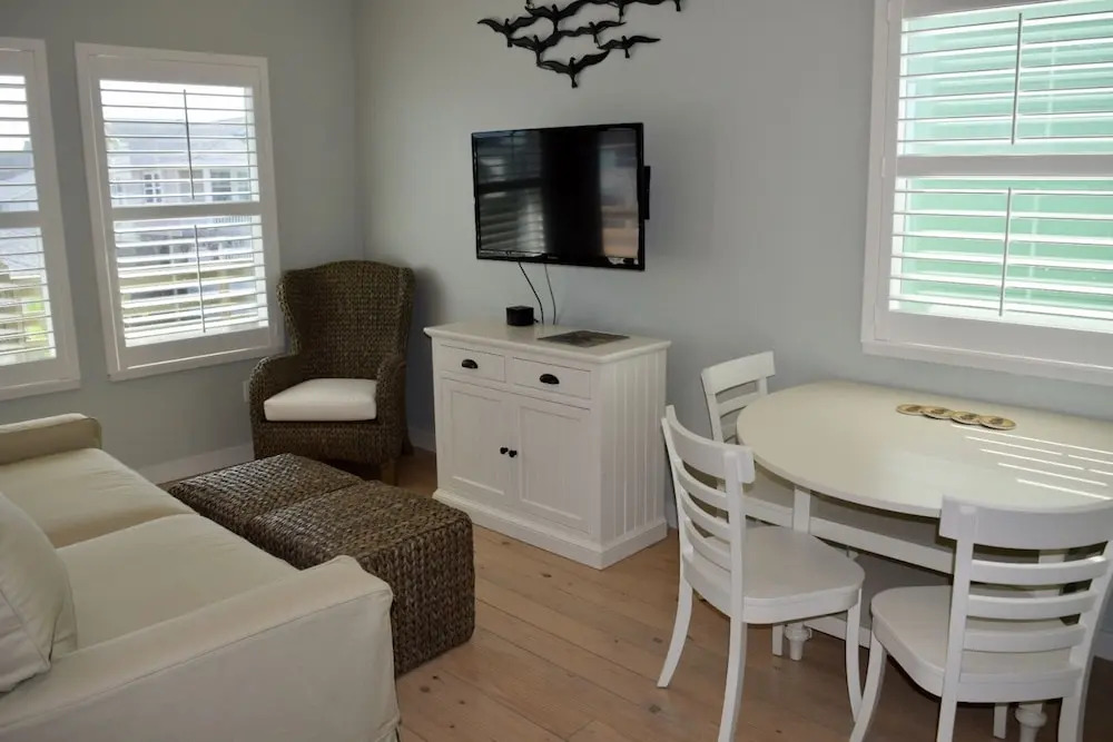 Sweet Life, Salty Sea 2 Bedroom Home