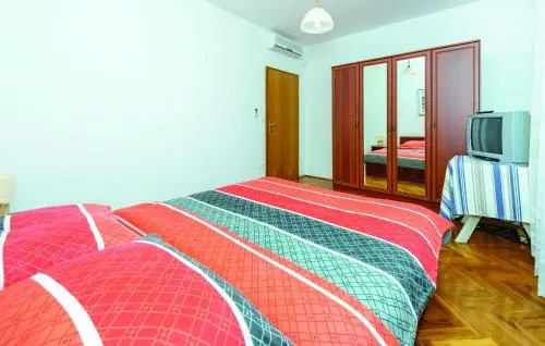 Awesome Home In Zaton Veliki