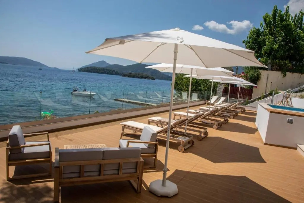 Lefkada Blue Luxury Apartments B1, Perigiali deck level