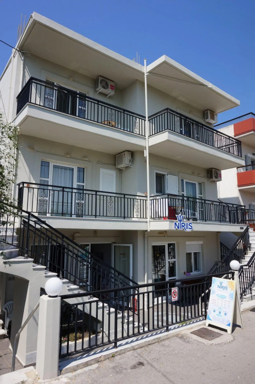 Niriis Hotel