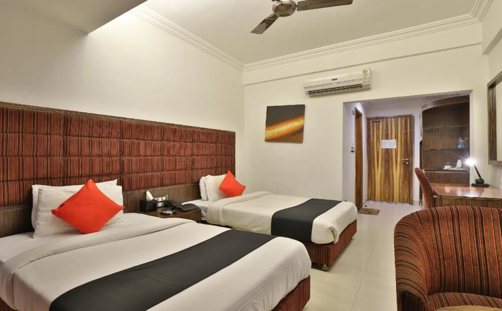 Super Townhouse Bharuch Near Railway Station Formerly Hotel Kohinoor