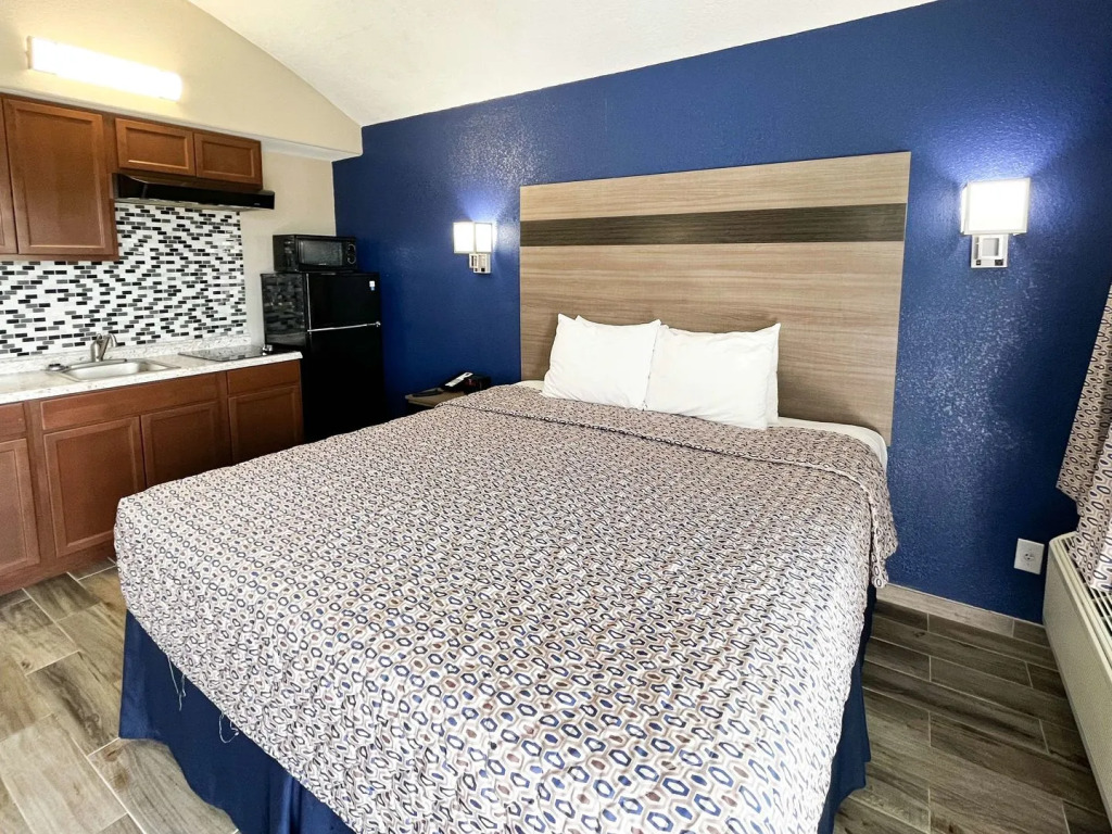 Blue Wave Inn
