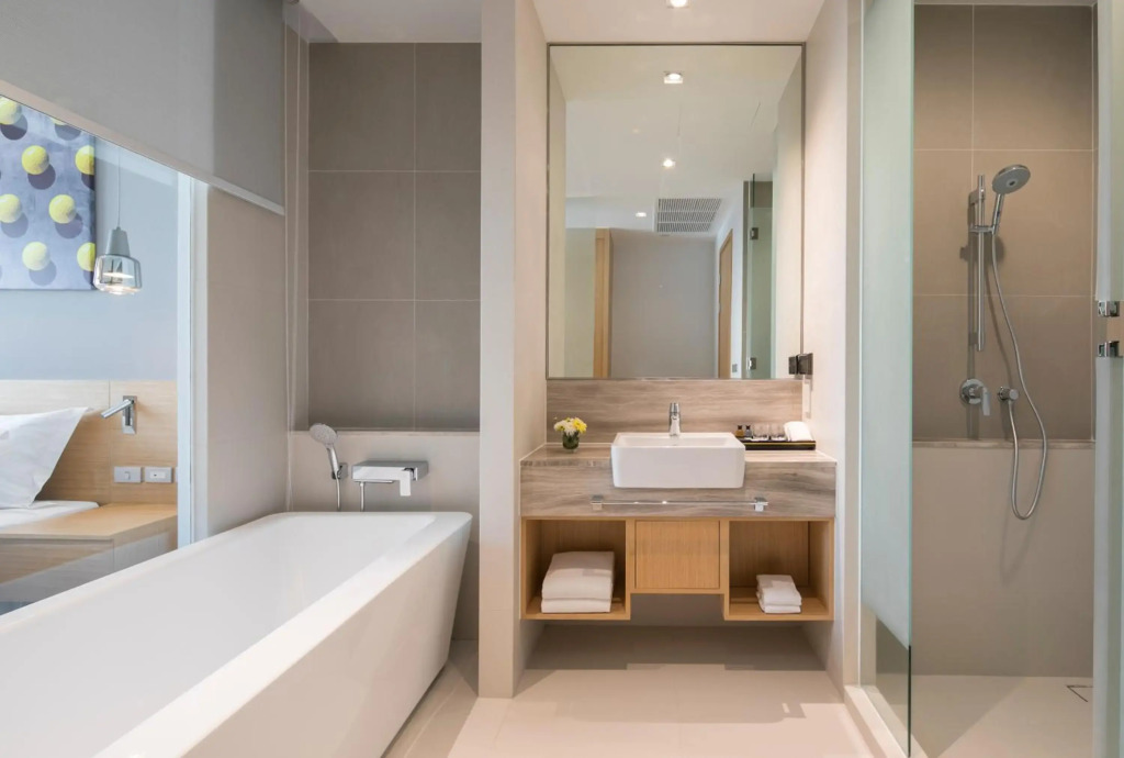 Eastin Thana City Golf Resort Bangkok Free Scheduled Shuttle from Hotel to Suvarnabhumi Airport