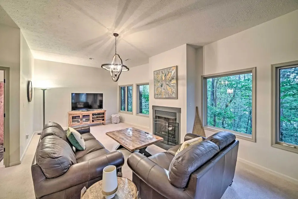 Wintergreen Resort Home w/ Deck!