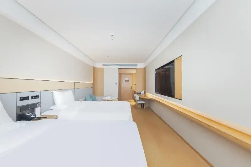 Ji Hotel (North Plaza, Ningbo Railway Station)