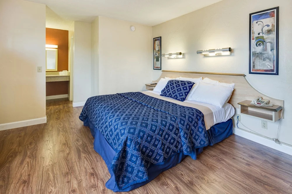 San Jose Airport Inn
