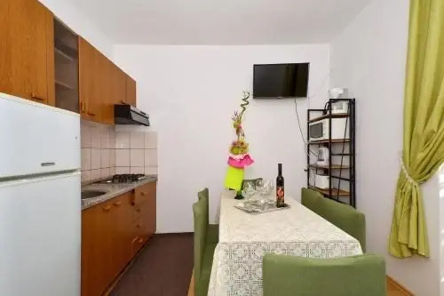 Apartments Mira