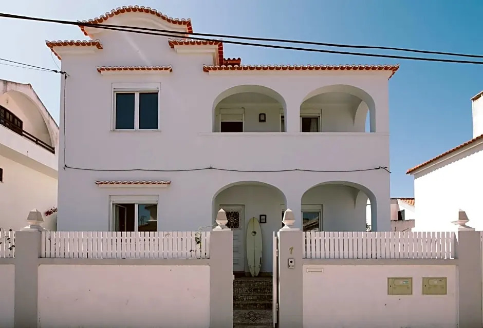 CC Bay House & Hostel