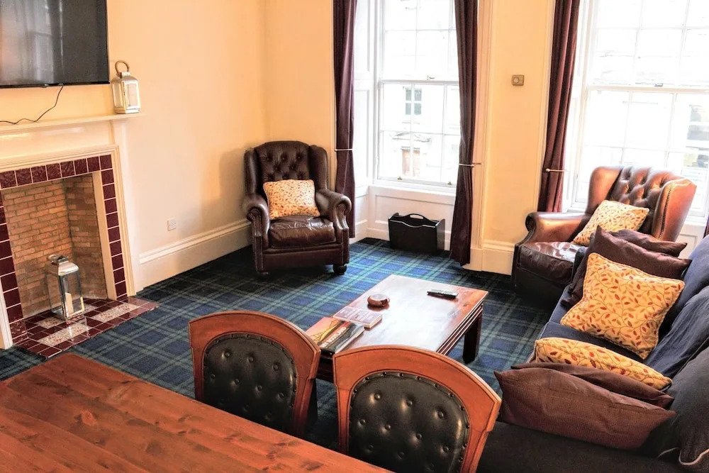3 Bedroom Apartment On The Royal Mile